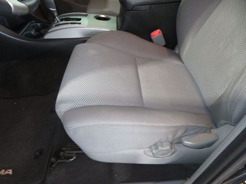 Used 2014 Toyota Tacoma PreRunner w/ TRD Sport Package RWD image 21