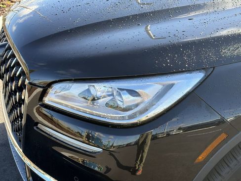 Used 2023 Lincoln Corsair Reserve w/ Equipment Group 202A image 8