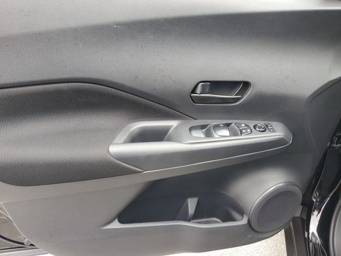 Used 2024 Nissan Kicks S image 21