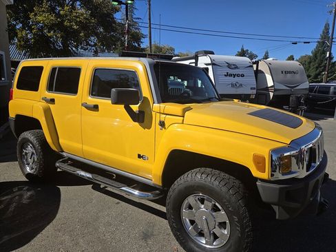 Used 2007 HUMMER H3 image 9