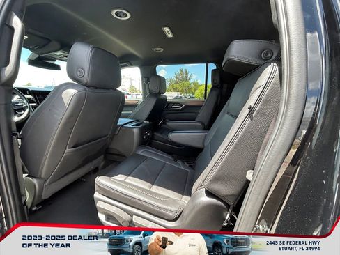 Used 2025 GMC Yukon XL Denali AWD/4WD image 13