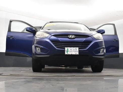 Used 2011 Hyundai Tucson GLS FWD image 11