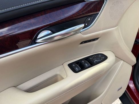 Used 2017 Cadillac XT5 Luxury w/ Driver Awareness Package image 17