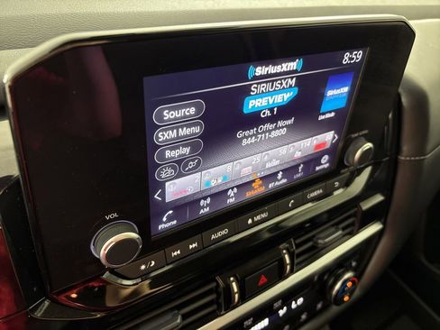 Used 2025 Nissan Pathfinder SV FWD image 34