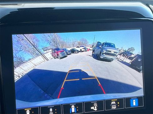 Used 2023 Chevrolet Traverse Premier image 14