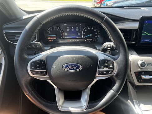Used 2021 Ford Explorer XLT w/ Equipment Group 202A image 14