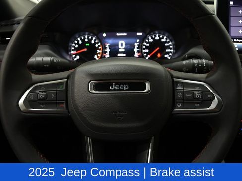 Used 2025 Jeep Compass Trailhawk AWD/4WD image 11