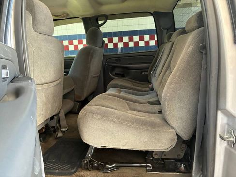 Used 2005 Chevrolet Silverado 2500 LS w/ Skid Plate Package image 12
