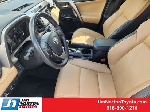 Used 2018 Toyota RAV4 Limited image 16