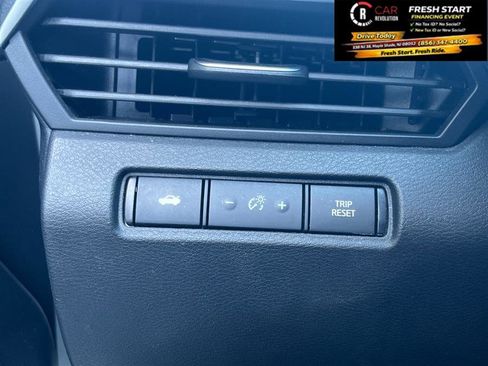 Used 2024 Nissan Altima 2.5 SR FWD image 24