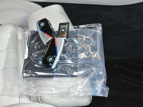 Used 2024 BMW X5 xDrive40i w/ M Sport Package AWD/4WD image 71