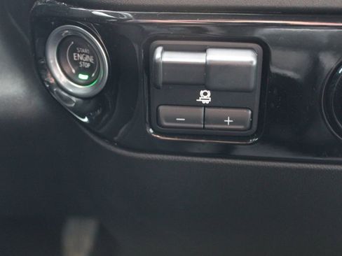 Used 2024 Chevrolet Silverado 2500 LT image 42