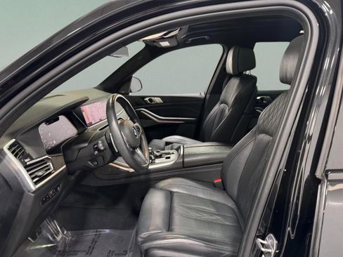 Used 2021 BMW X7 M50i image 30