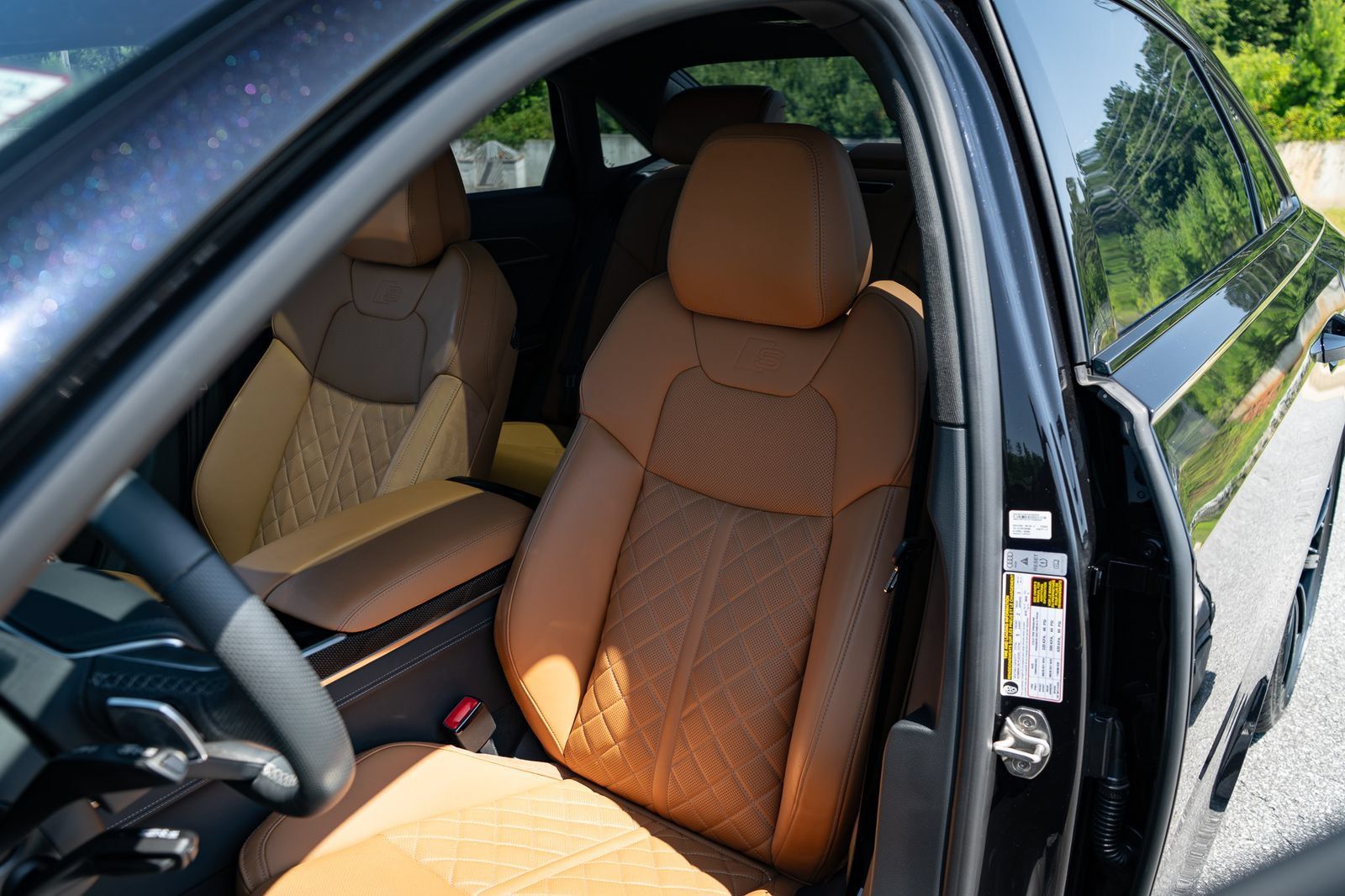 Used 2024 Audi S8 AWD/4WD image 33