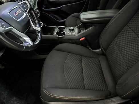 Used 2019 GMC Terrain SLE w/ Driver Convenience Package image 11