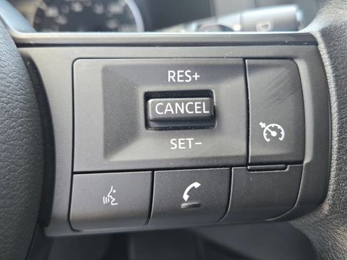 Used 2024 Nissan Pathfinder S FWD image 19