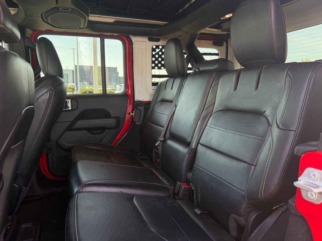 Used 2021 Jeep Wrangler Unlimited Sahara w/ Cold Weather Group AWD/4WD image 17