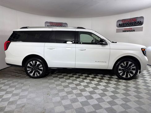 Used 2025 Ford Expedition Max Platinum w/ Driver's Package image 4