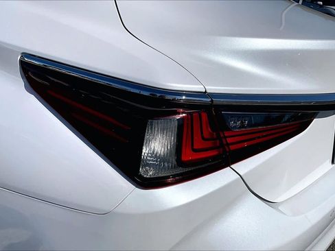 Used 2019 Lexus ES 350 w/ Accessory Package 2 FWD image 28
