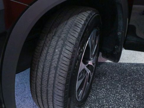 Used 2022 Toyota Highlander XLE image 9