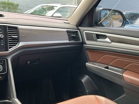 Used 2023 Volkswagen Atlas SE AWD/4WD image 25