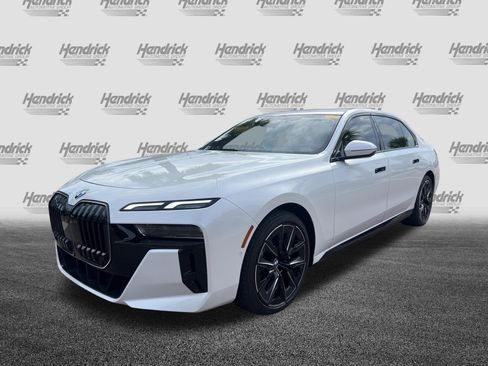 Used 2025 BMW 760i xDrive AWD/4WD image 5