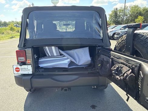 Used 2017 Jeep Wrangler Sport w/ Trailer Tow Group AWD/4WD image 17