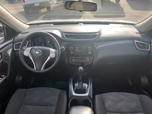 Used 2016 Nissan Rogue SV image 36