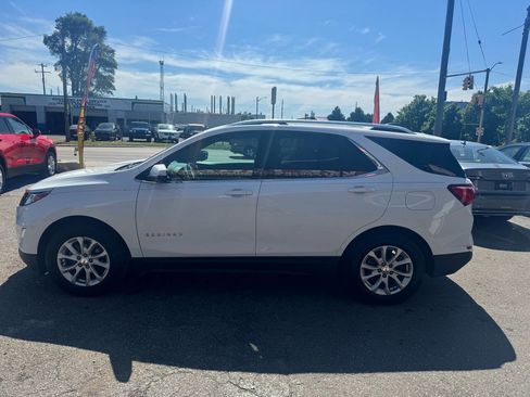 Used 2018 Chevrolet Equinox LT w/ Sun & Infotainment Package image 4