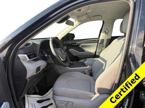 Used 2023 Toyota Highlander Platinum image 9