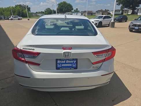 Used 2019 Honda Accord Touring image 8