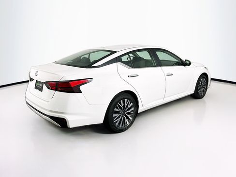 Used 2025 Nissan Altima 2.5 SV image 9