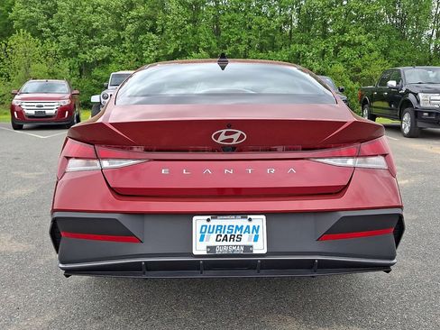 Used 2024 Hyundai Elantra SEL FWD image 5