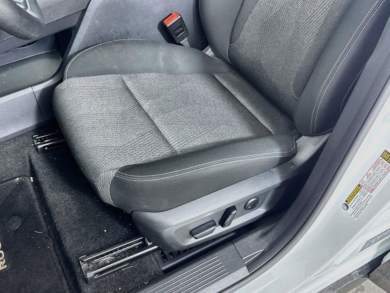 Used 2024 Nissan Rogue SV FWD image 18