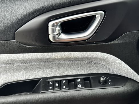 Used 2022 Jeep Compass Latitude image 27