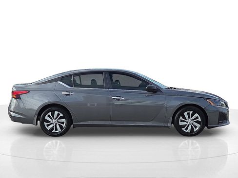 Used 2024 Nissan Altima 2.5 S image 6