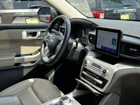 Used 2023 Ford Explorer XLT w/ Equipment Group 202A AWD/4WD image 32