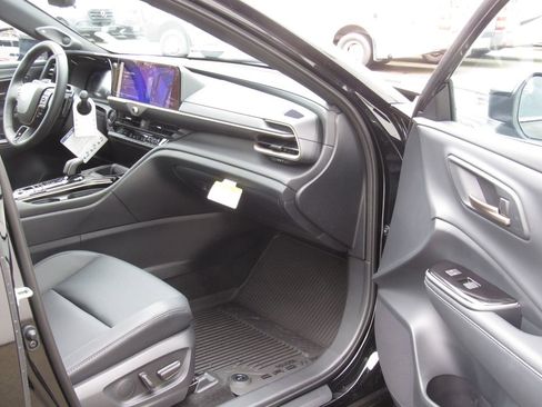 New 2026 Toyota Crown Signia image 19