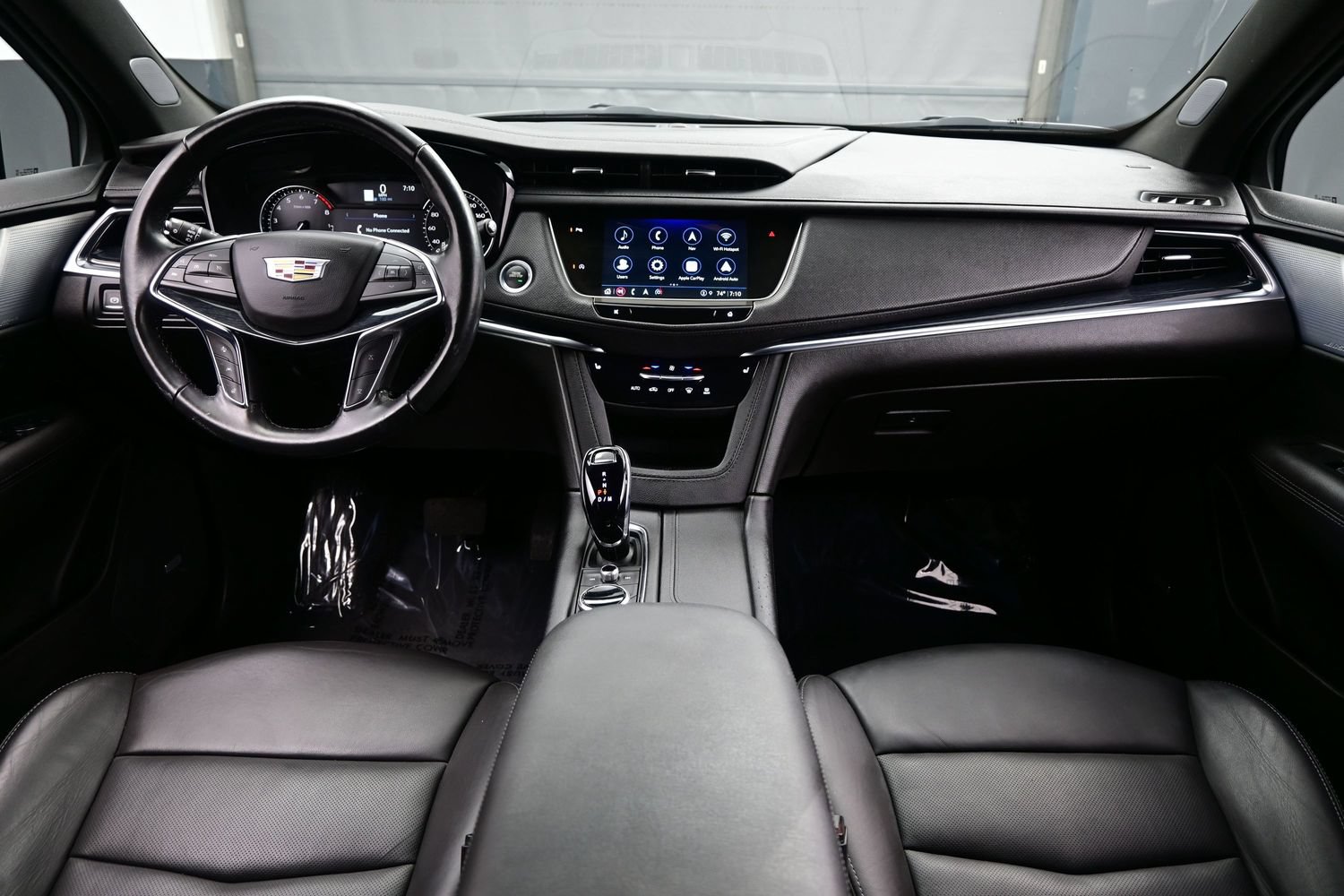 Used 2024 Cadillac XT5 Premium Luxury w/ LPO, Floor Liner Package AWD/4WD image 16