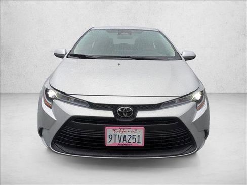 Certified 2025 Toyota Corolla LE image 3