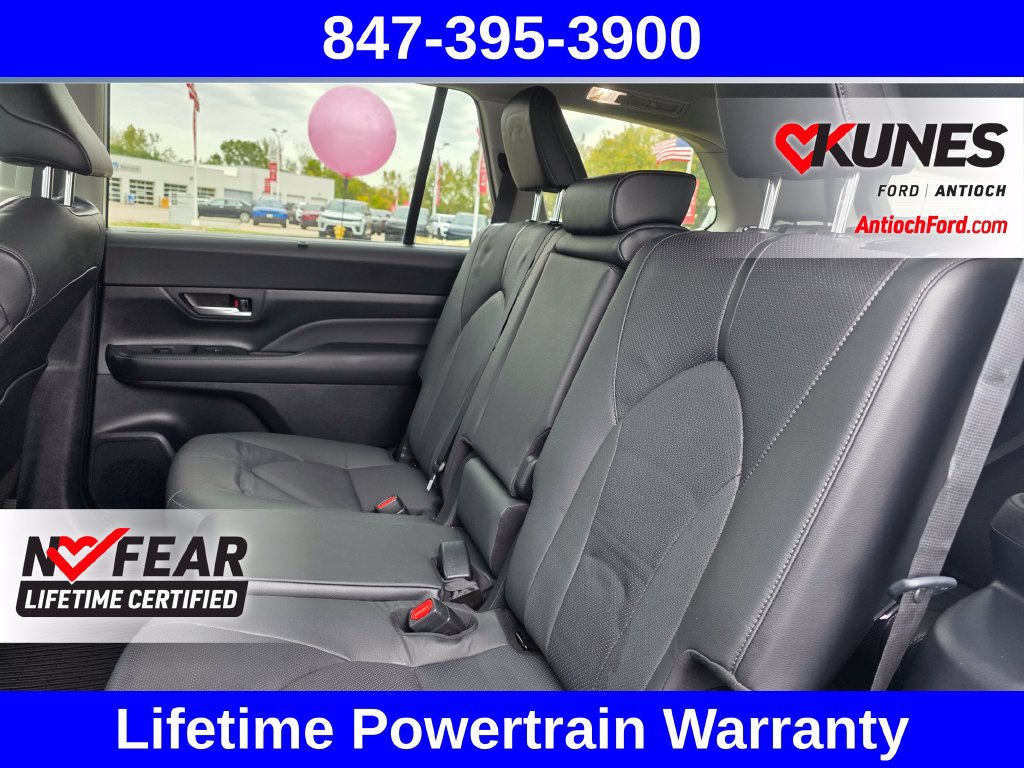Used 2024 Toyota Grand Highlander AWD image 30