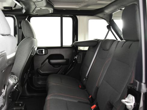 Used 2025 Jeep Wrangler Unlimited Rubicon AWD/4WD image 33