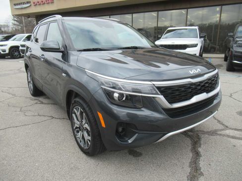 Used 2023 Kia Seltos EX image 8