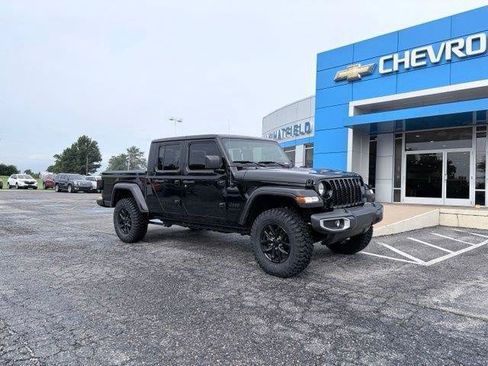 Used 2022 Jeep Gladiator Sport AWD/4WD image 2