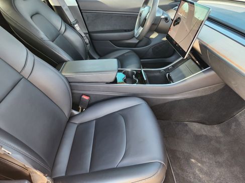 Used 2018 Tesla Model 3 Long Range image 17