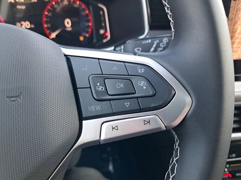 New 2025 Volkswagen Taos SEL AWD/4WD image 29