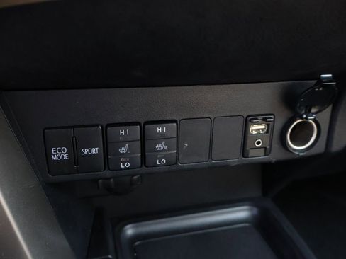 Used 2013 Toyota RAV4 Limited AWD/4WD image 24