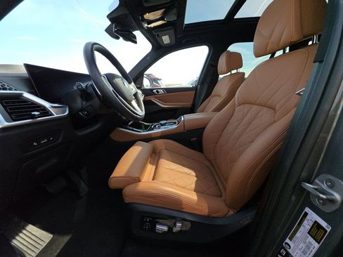 Used 2025 BMW X5 xDrive40i AWD/4WD image 3