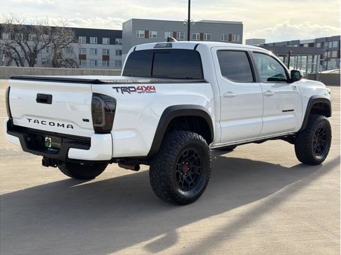 Used 2020 Toyota Tacoma TRD Off-Road image 8