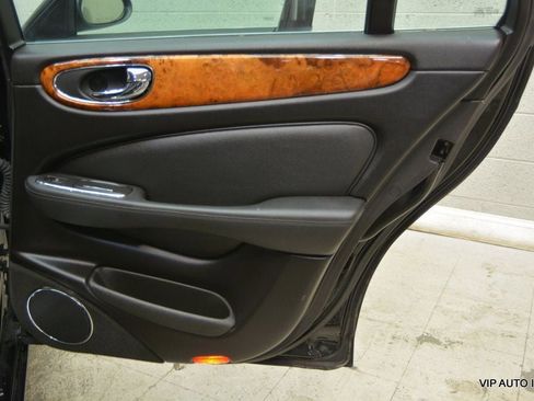 Used 2004 Jaguar XJ8 RWD image 8